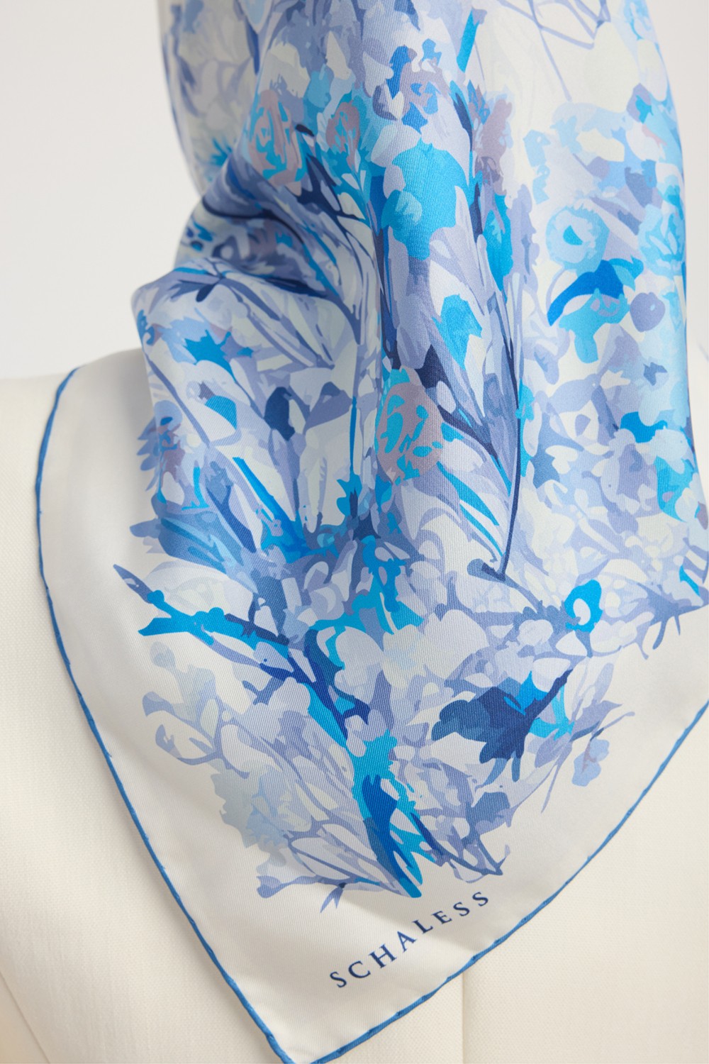Schaless Pastoral - Indigo - %100 Ipek Twill Eşarp - 90X90 cm görsel 4