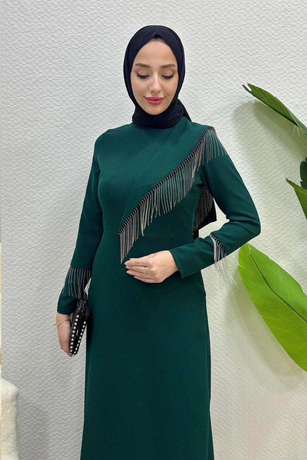 Tesettür Diyarı Kadın Krep Kumaş Zincirli Abiye-Zümrüt görsel 2