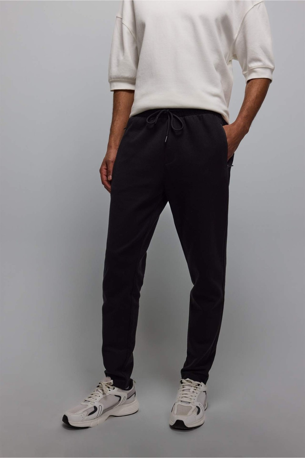 DeFacto Slim Fit Fermuarlı Basic Standart Paça Sporcu İnce Jogger Eşofman Altı S3309AZ26SP görsel 4