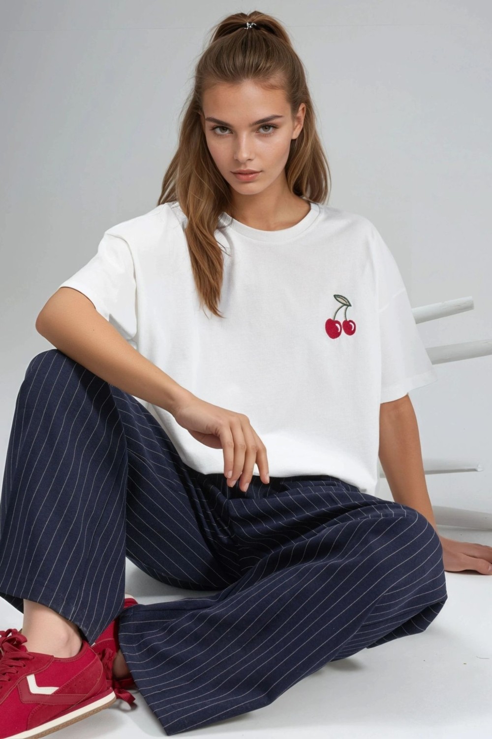 Hiccup Kadın Oversize Nakışlı Örme T-Shirt Tozlu Beyaz görsel 2