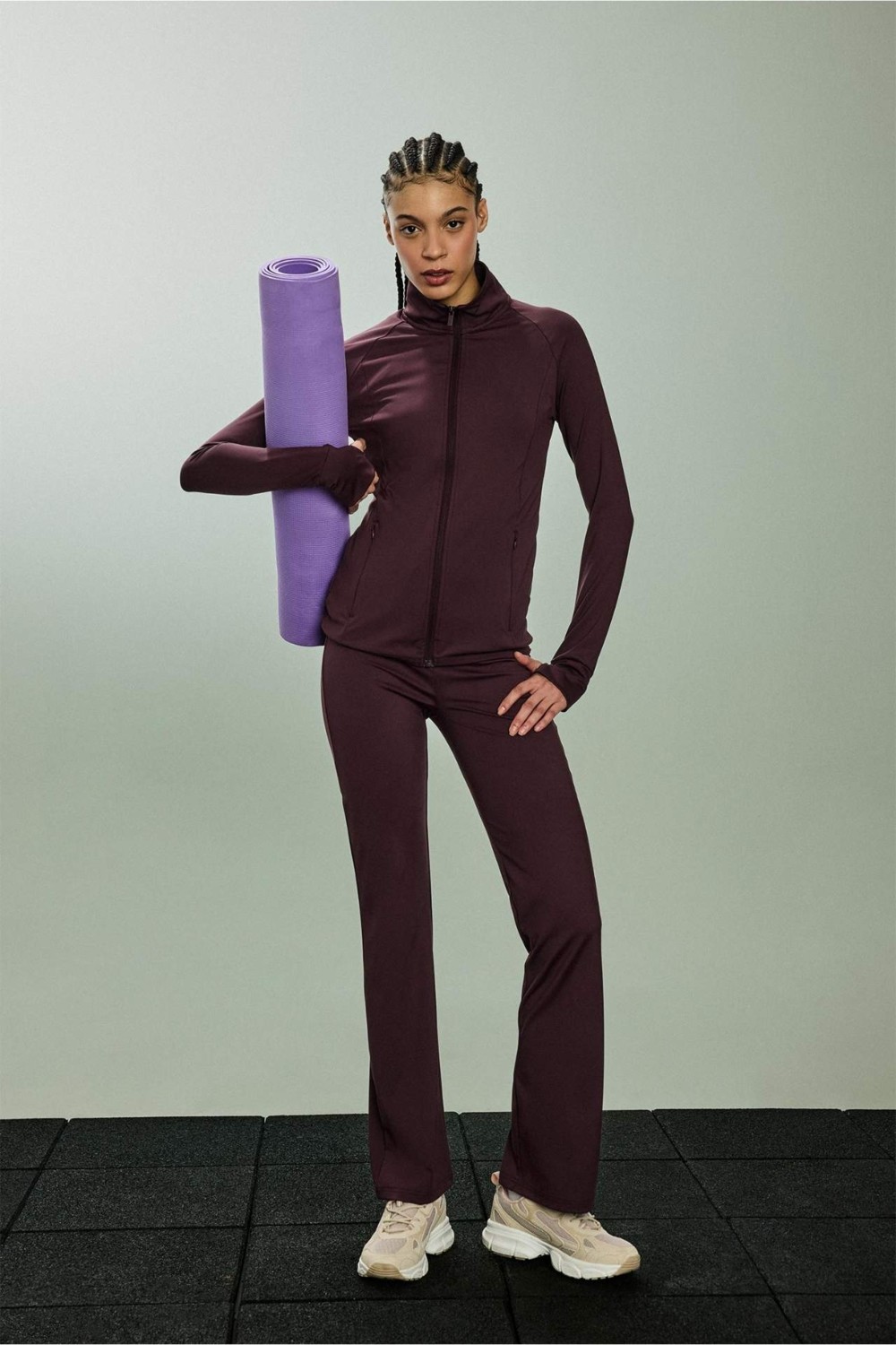 DeFacto Esnek Kumaş Airtech Flare Fit Toparlayıcı Yüksek Bel İspanyol Paça Soft Touch Sporcu Pantolon B3988AX26SP
