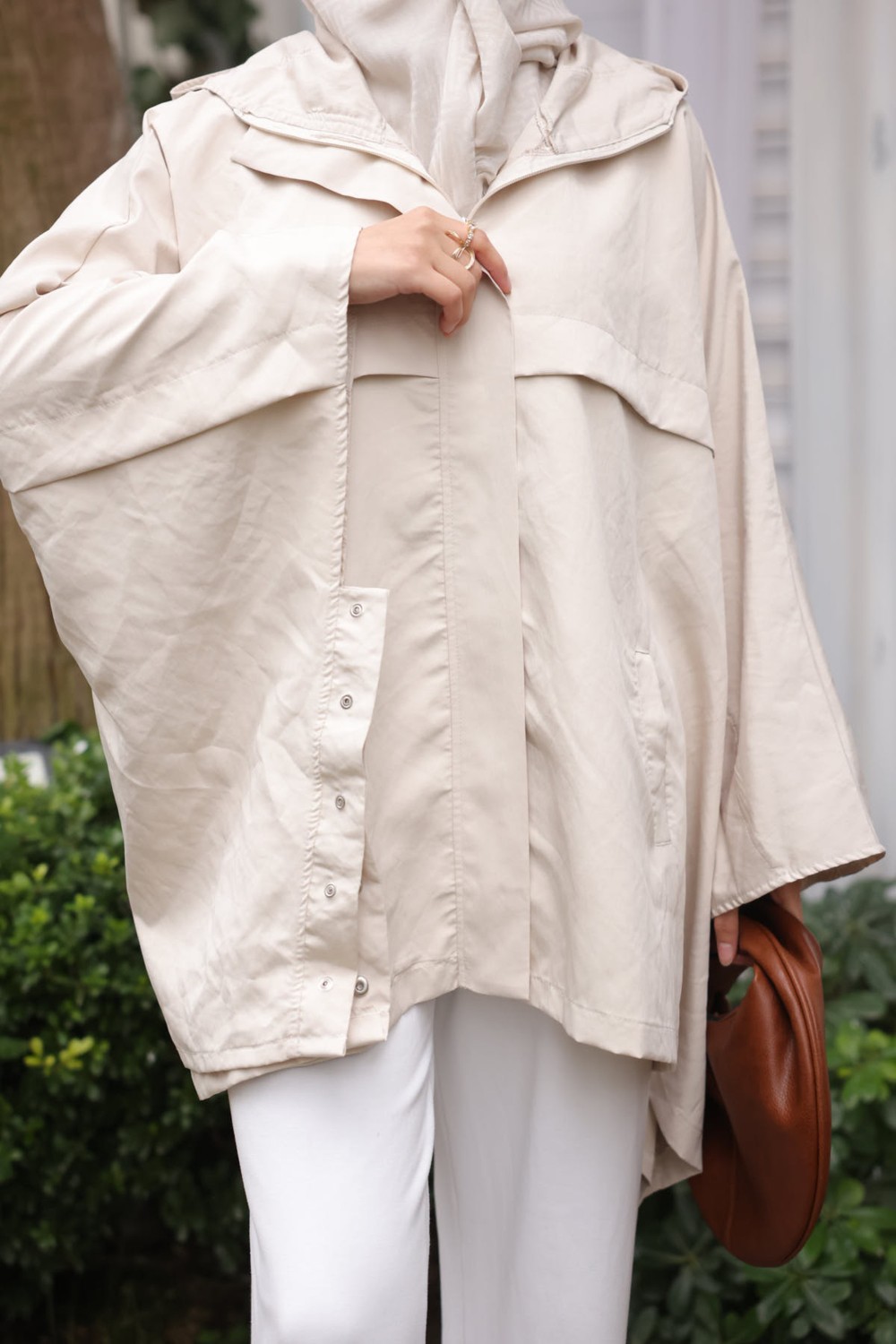 İmaj Butik Bej Kapüşonlu Fermuarlı Oversize Panço görsel 3