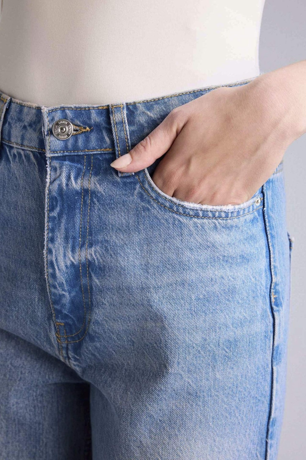 DeFacto %100 Pamuk Straight Fit Yüksek Bel Jean Pantolon G3542AX26SP görsel 4