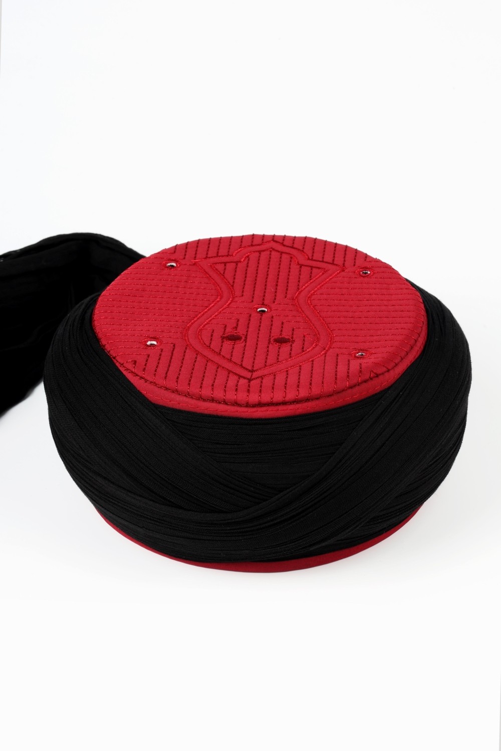 Sarıkhane Namaz Sarığı - Siyah Kumaş - Bordo Takke - Çapraz Sarım - Nâli Şerif - 7 Metre (Züabeli)