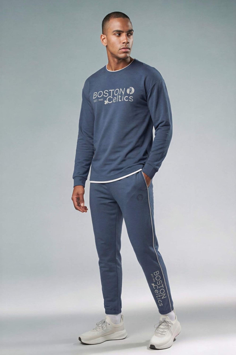 DeFacto NBA Boston Celtics Boxy Fit Bisiklet Yaka Skuba Dalgıç Kumaş Sweatshirt F6975AX26SP görsel 2