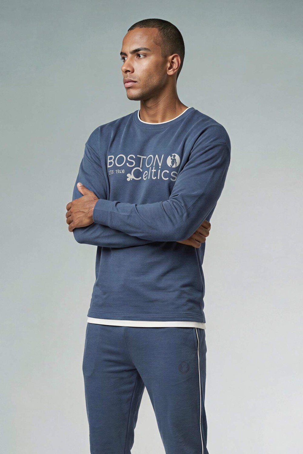 DeFacto NBA Boston Celtics Boxy Fit Bisiklet Yaka Skuba Dalgıç Kumaş Sweatshirt F6975AX26SP görsel 3