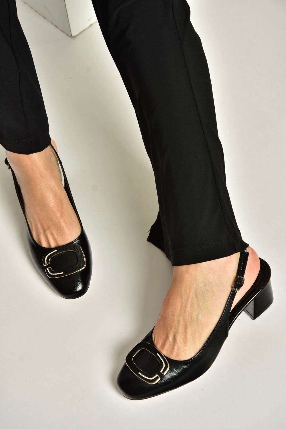 Fox Shoes Y820310160 Siyah Rustik Kalın Topuklu Kadın Ayakkabı