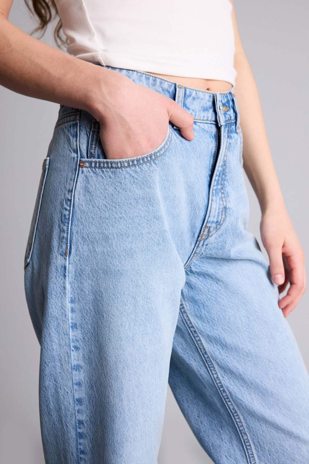 DeFacto %100 Pamuk Straight Wide Yüksek Bel Geniş Paça Uzun Jean Kar Yıkamalı Pantolon H1062AX26SM görsel 4