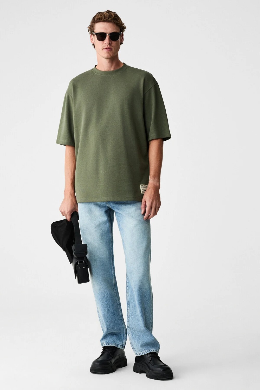 Grimelange Joel Erkek %100 Organik Pamuklu Kalın Kumaşlı Özel Dokulu Etiket Detaylı Oversize Siyah T-shirt
