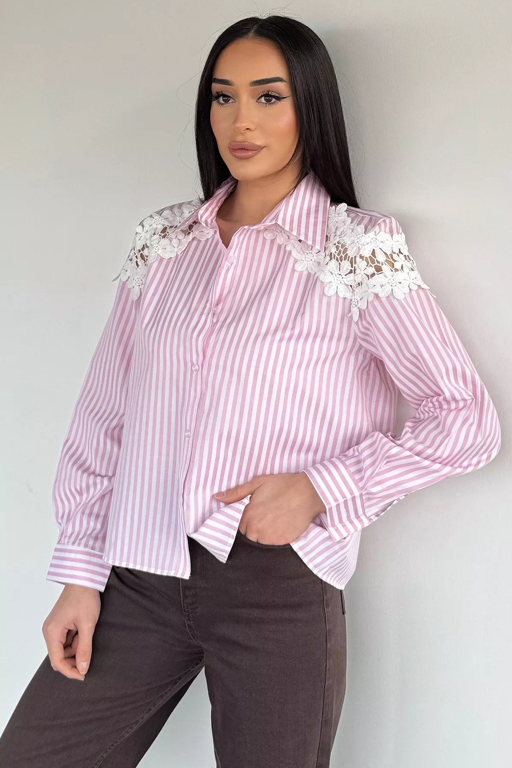Gülseli Kadın Dantel Detaylı Gömlek P-00020569