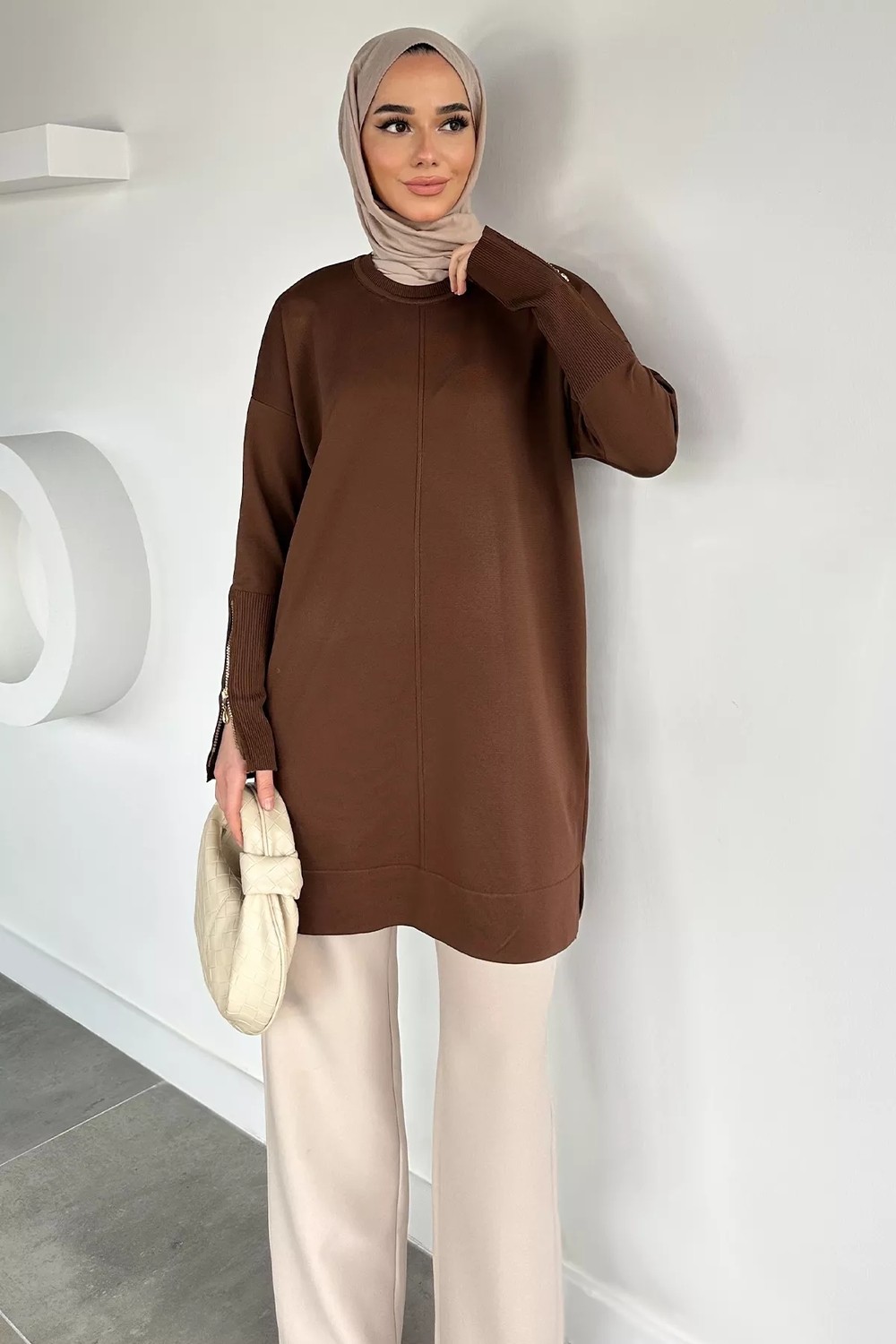Julude Gülseli Kol Fermuar Detaylı Tesettür Triko Tunik P-00020679