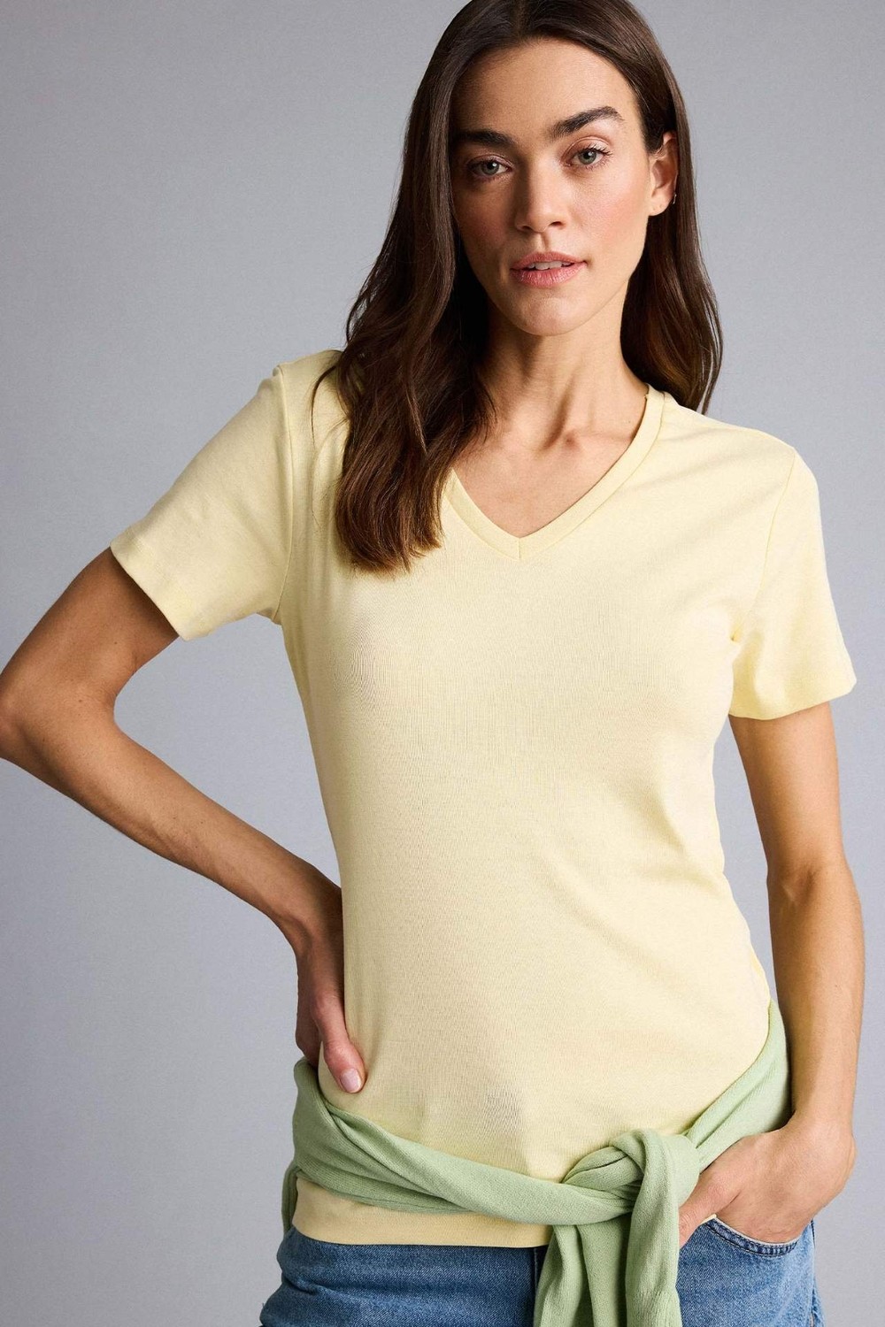 DeFacto %100 Pamuk Slim Fit V Yaka Basic Düz Ribana Kısa Kollu Tişört I1080AZ26SP