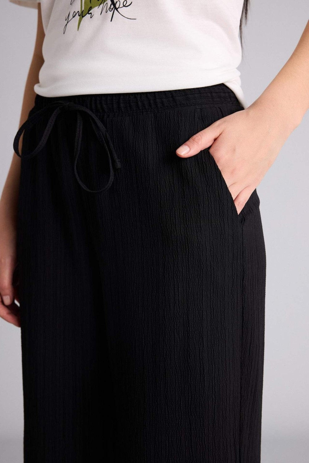 DeFacto Regular Fit Düz Paça Gofre Dokulu Pantolon H0551AX26SP görsel 8