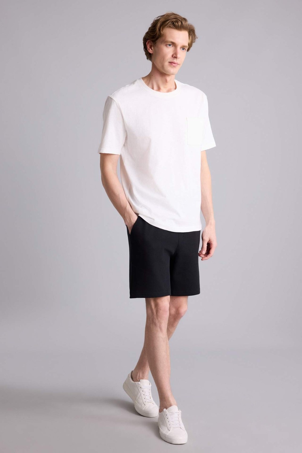 DeFacto Regular Fit Düz Paça Twill Şort G7252AX26SM görsel 2