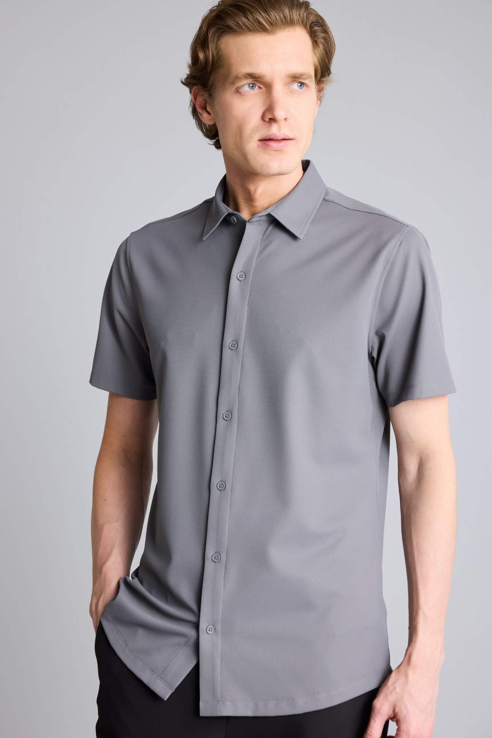 DeFacto Esnek Kumaş Slim Fit Kısa Kollu Gömlek G7408AX26SM