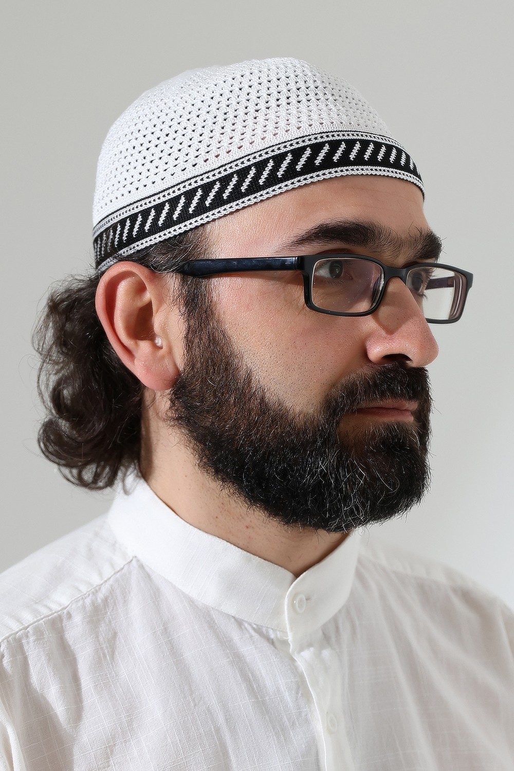 İhvan Online Milad Şerit Detaylı Namaz Takkesi, Desenli Makine Örgüsü Takke - Beyaz