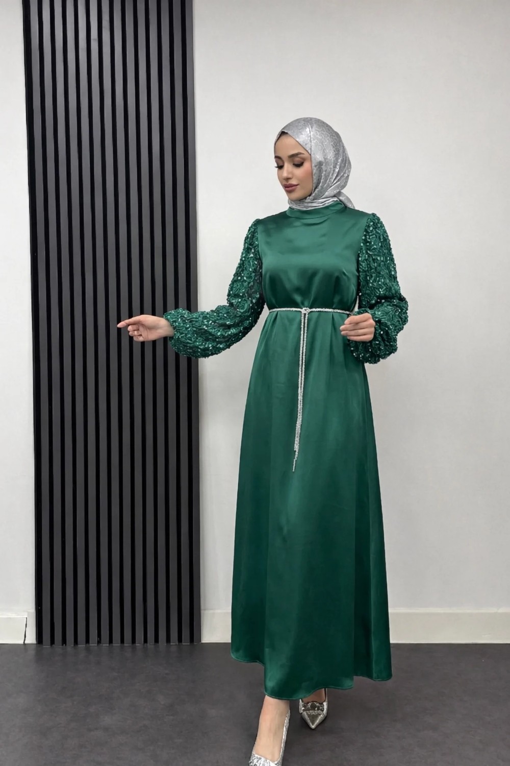 Tesettür Diyarı Kolları Boncuk Işlemeli Zehra Abiye-Zümrüt görsel 2