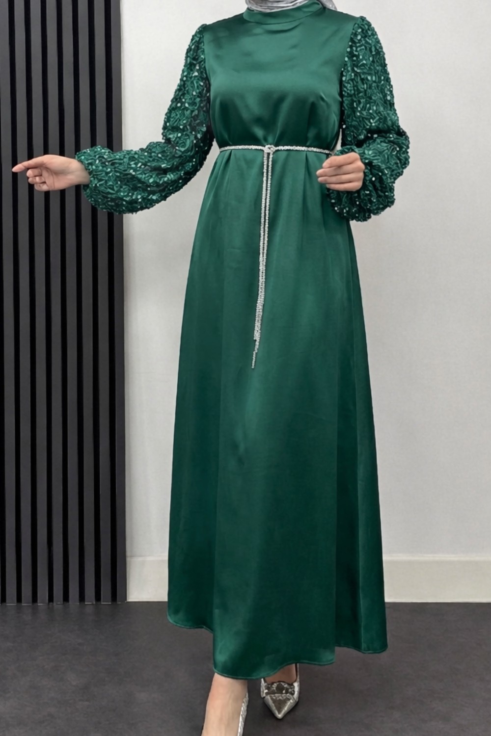 Tesettür Diyarı Kolları Boncuk Işlemeli Zehra Abiye-Zümrüt görsel 3