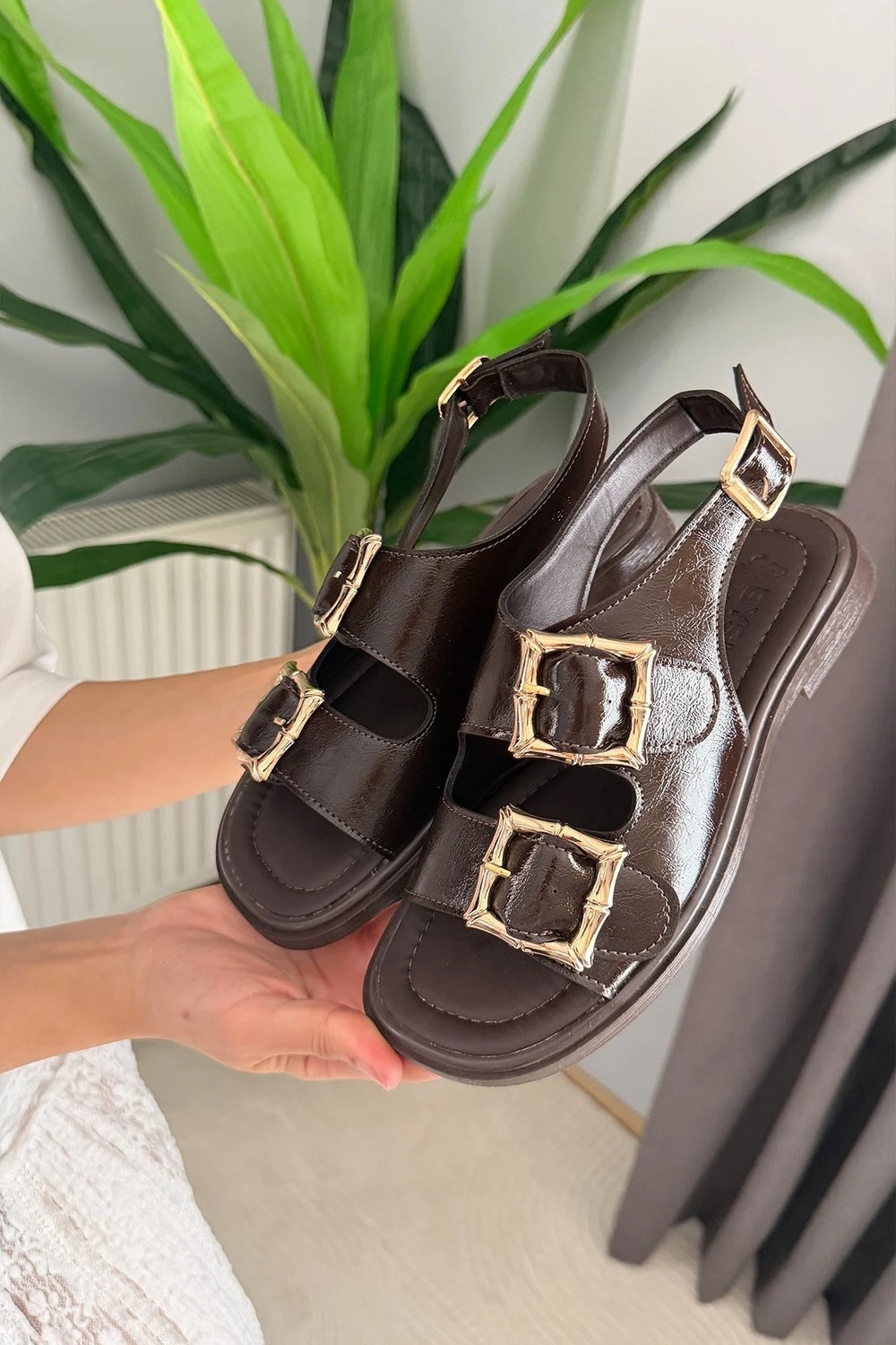 Preshley Kadın Miko Bej Rugan Üç Toka Detaylı Sandalet görsel 7