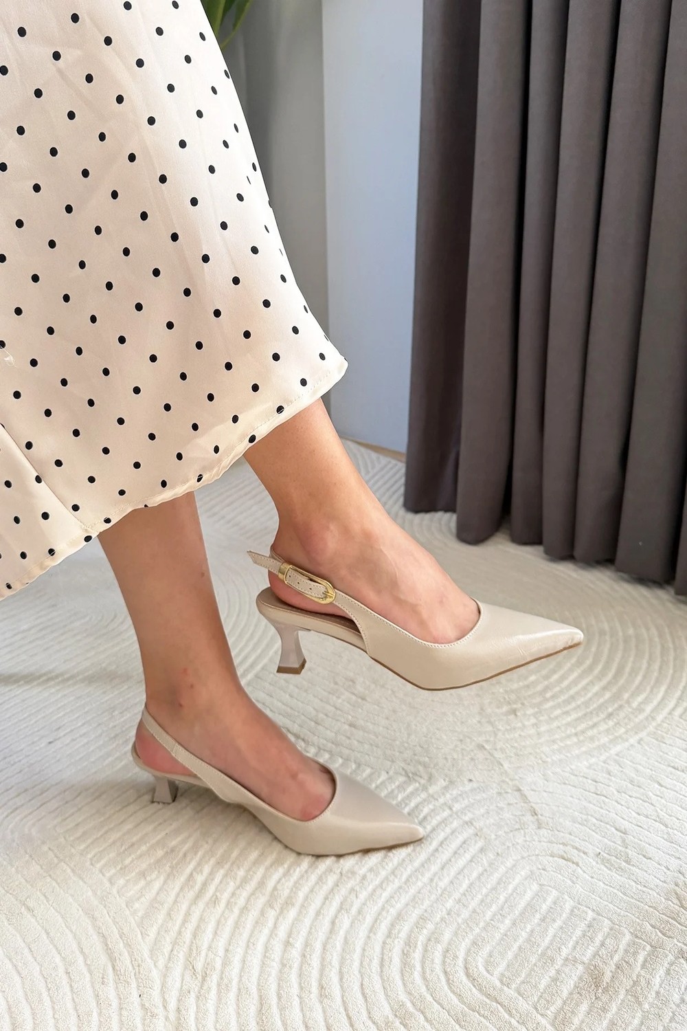 Preshley Kadın Flow Siyah Rugan Sivri Burunlu Kısa 5 cm Topuklu Rahat Şık Arkası Acık Stiletto Ayakkabı
