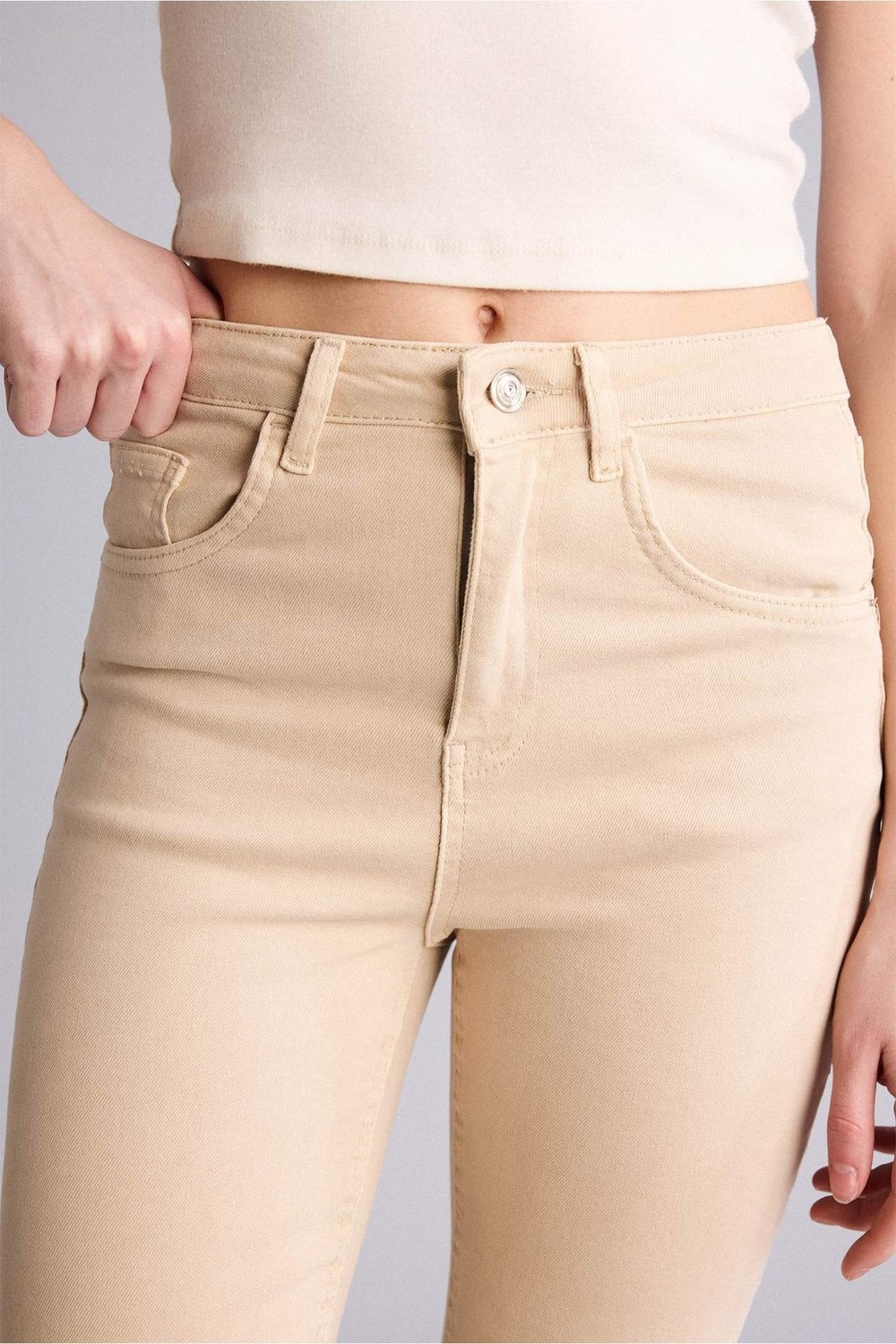 DeFacto Crop Flare Fit Yüksek Bel Bilek Boy Jean Pantolon E8017AX26SM görsel 4