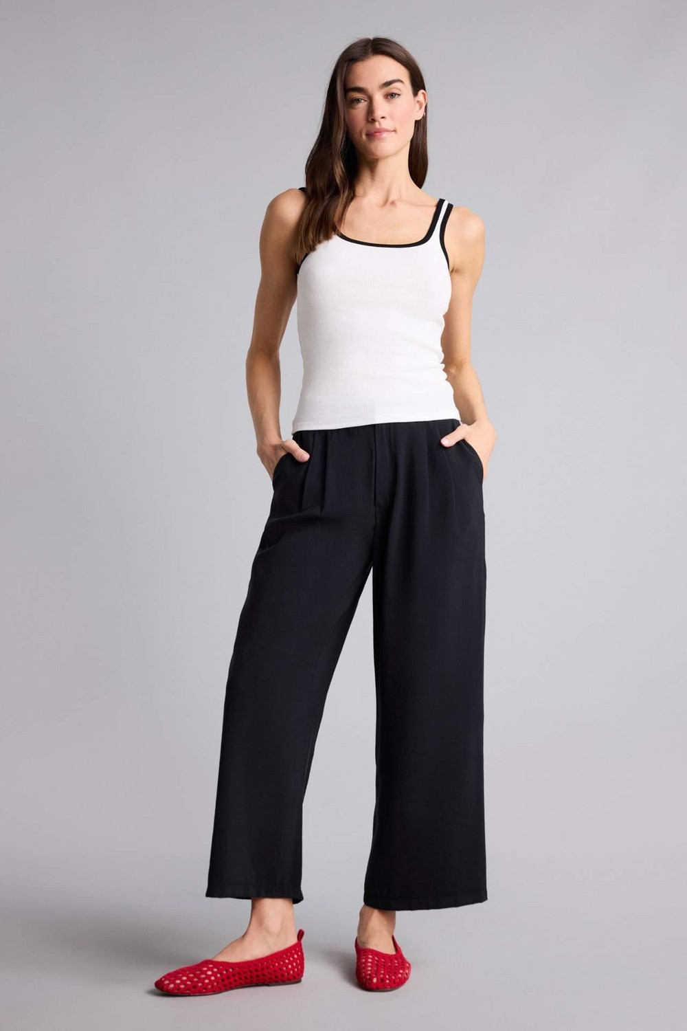 DeFacto Wide Leg Fermuarlı Normal Bel Düz Paça Akışkan Kumaş Pantolon H1929AX26SM