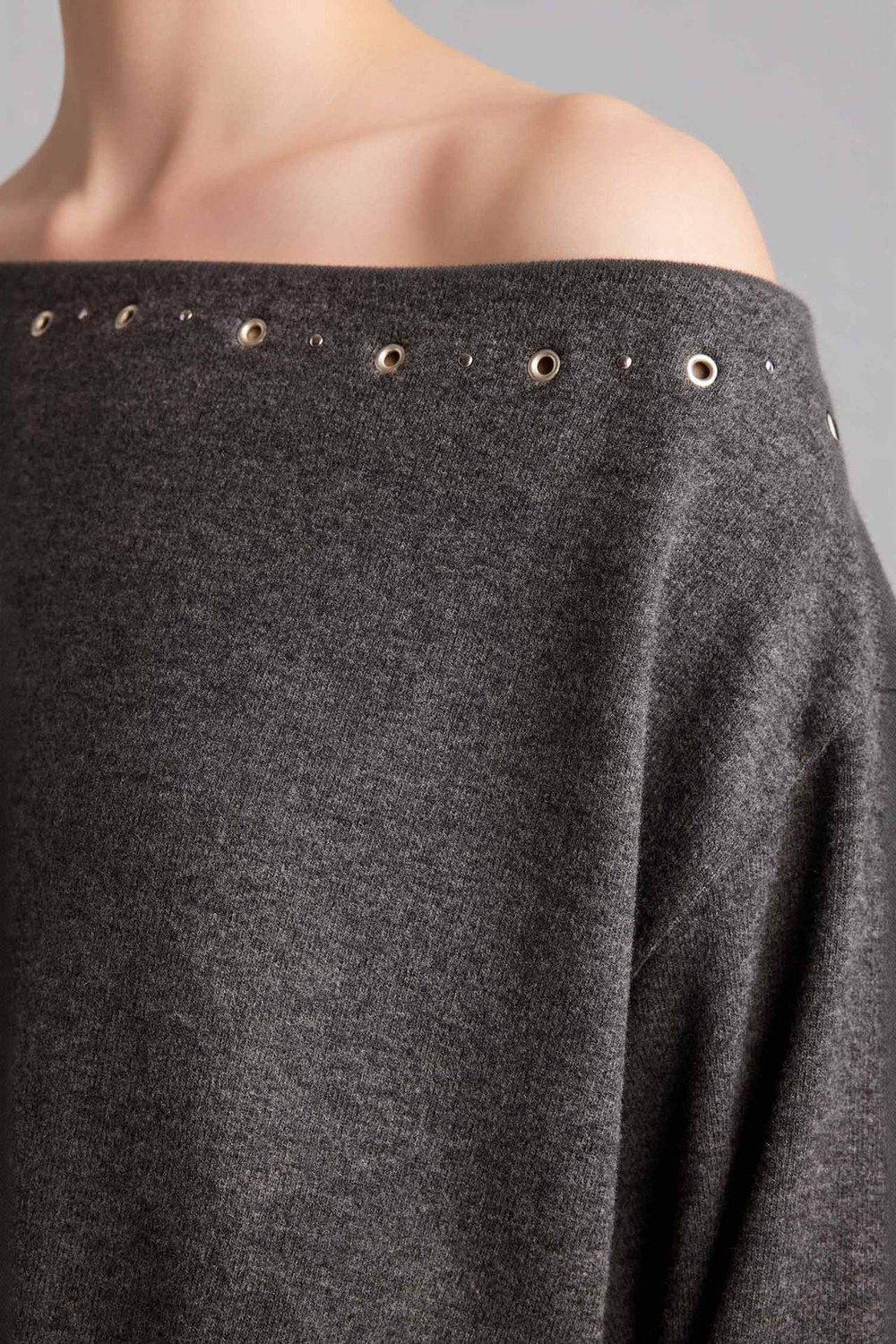 DeFacto Loose Fit Omzu Açık Uzun Kollu Tişört G8437AX26SP görsel 4