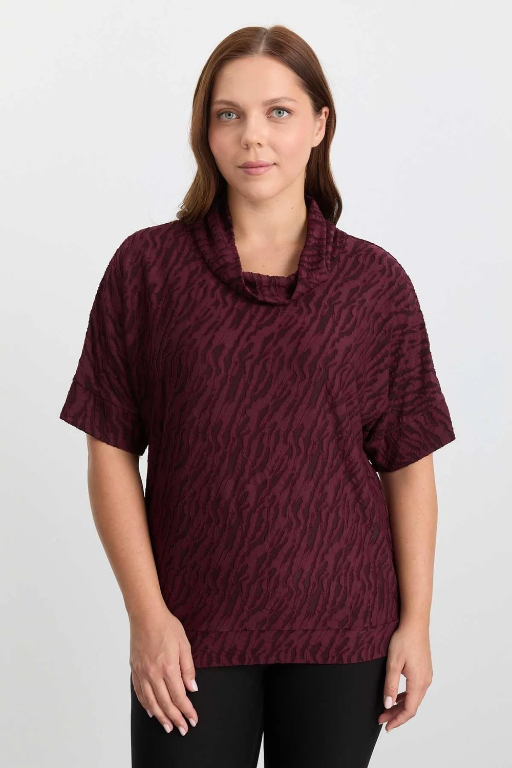 Selen Büyük Beden Degaje Yaka Zebra Desen Bluz / Bordo görsel 3