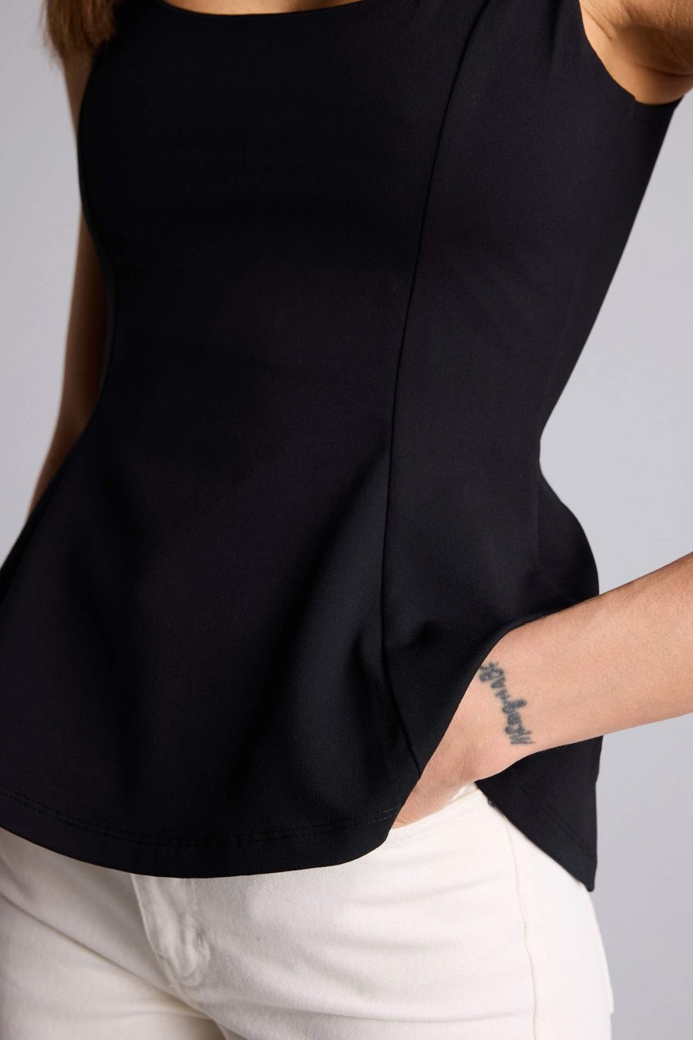 DeFacto Slim Fit U Yaka Kırışık Dokulu Atlet H3876AX26SM görsel 4