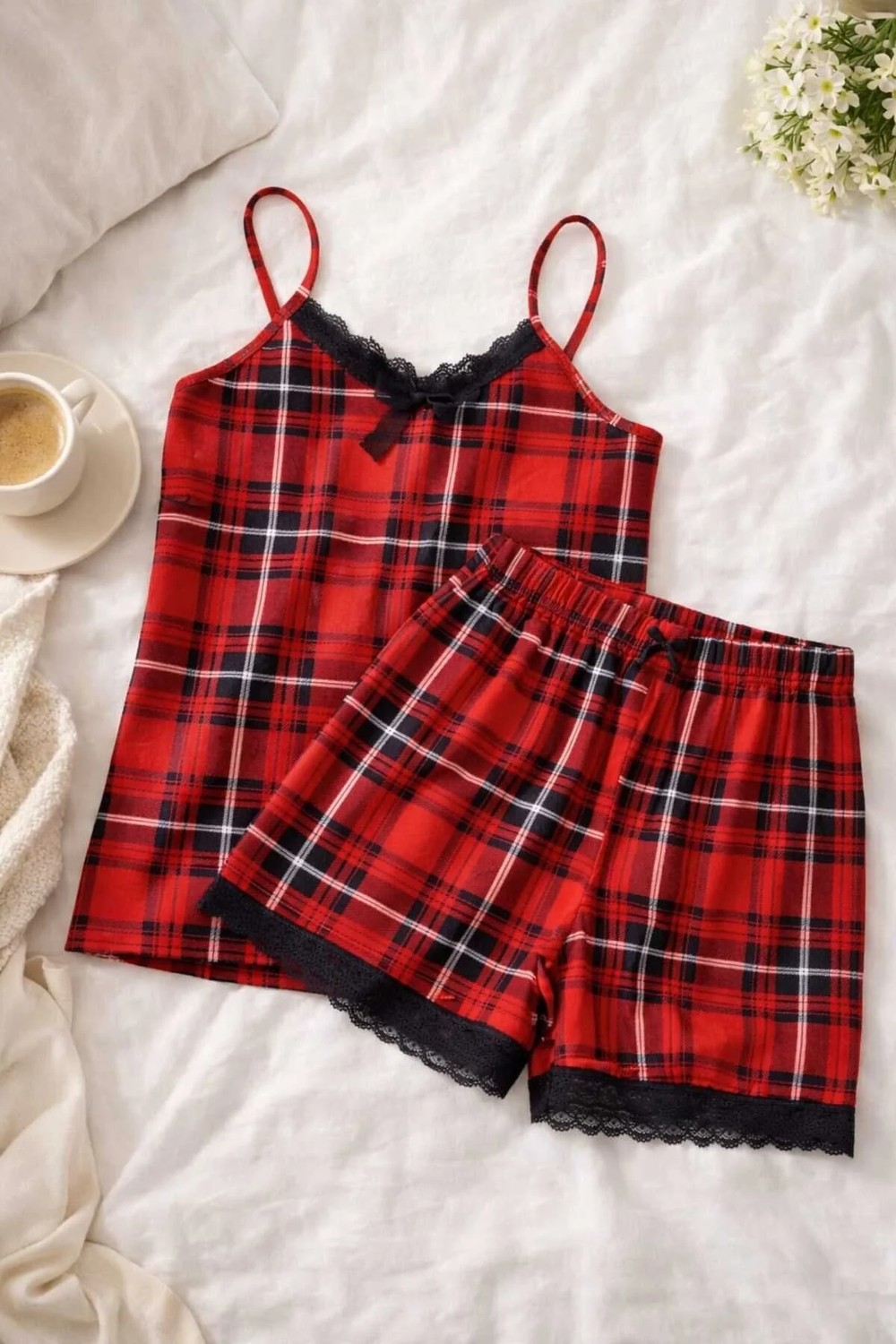 Tenra Kadın Kırmızı Ekose Ip Askılı Şortlu Pijama Takımı Dantel Detaylı görsel 2