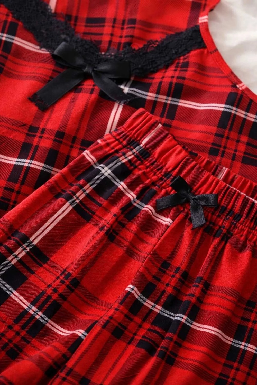 Tenra Kadın Kırmızı Ekose Ip Askılı Şortlu Pijama Takımı Dantel Detaylı görsel 5