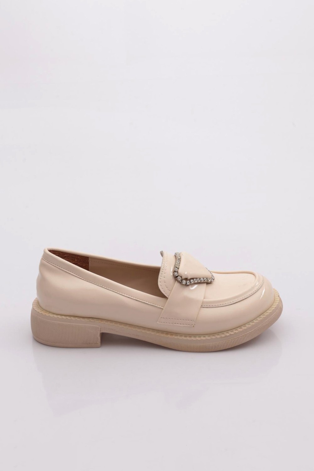 DGN 5112-424 Üçgen Taş Detayli Kadın Loafer Ayakkabı