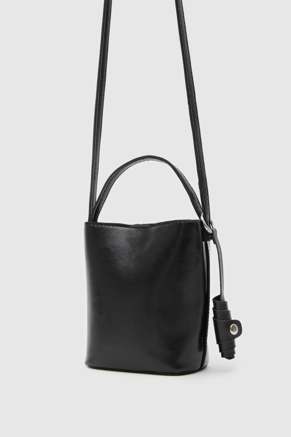 Shule Bags Amore Minimal Çapraz Çanta Siyah Suni Deri Kumaş ile Şık ve Fonksiyonel Tasarım görsel 2
