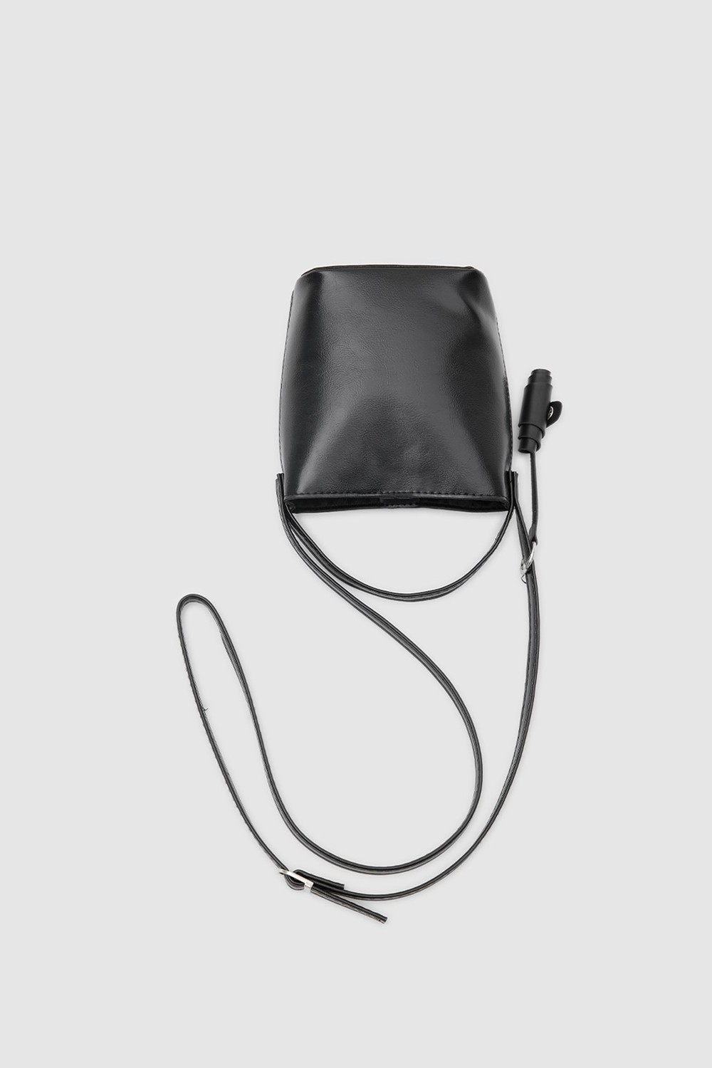 Shule Bags Amore Minimal Çapraz Çanta Siyah Suni Deri Kumaş ile Şık ve Fonksiyonel Tasarım görsel 3