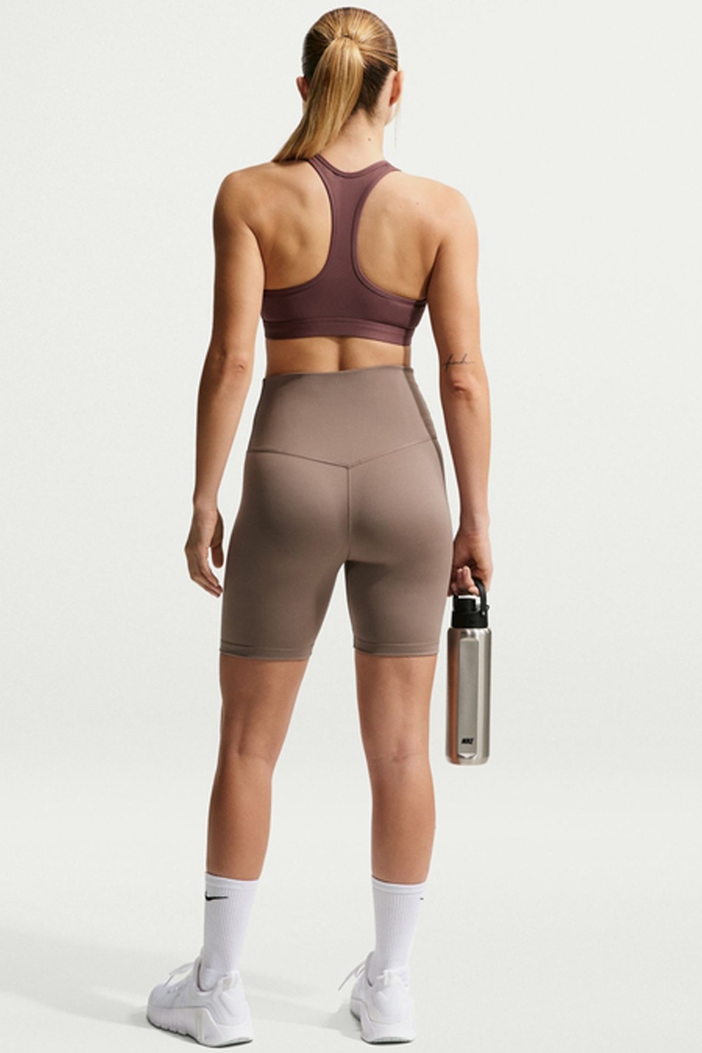Nike Swoosh Kadın Orta Destekli Pedli Spor Sütyeni Yumuşak Dokulu Konforlu Tasarım S Beden görsel 7