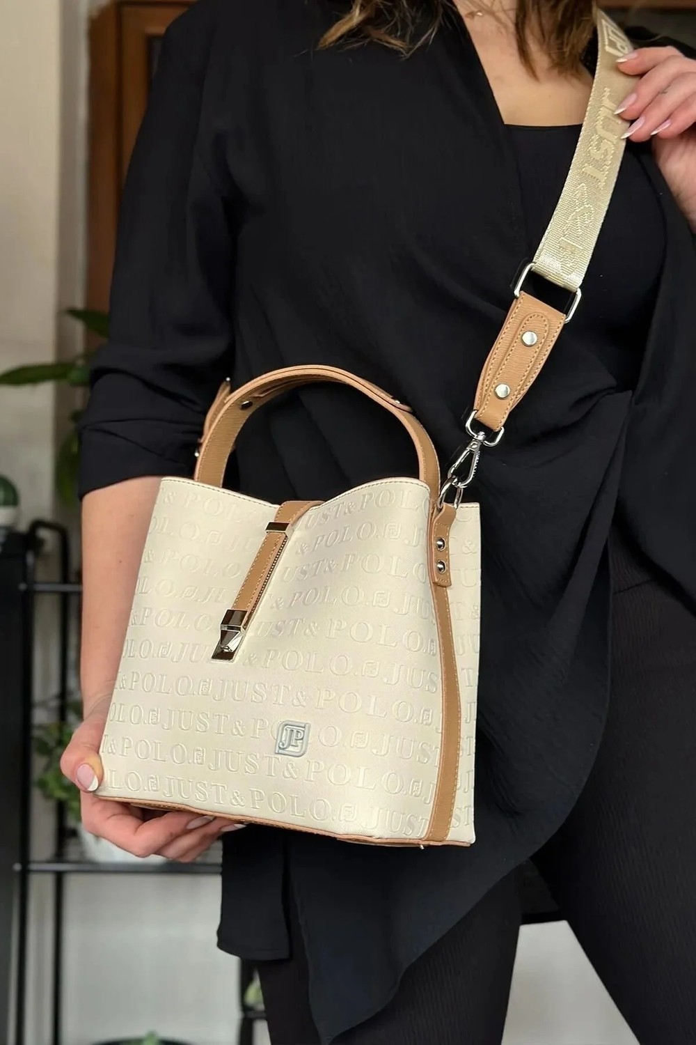Just Polo Kadın Gofraj Baskılı Kilit Detaylı Vegan Omuz ve El Çantası görsel 6