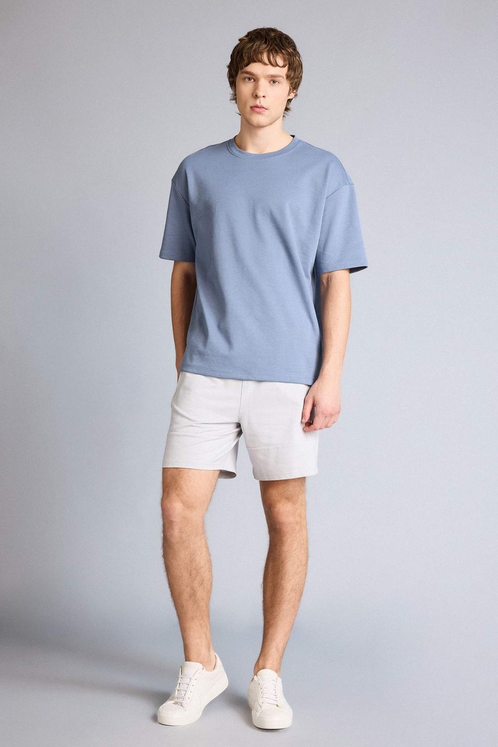 DeFacto Slim Fit Dar Paça Basic Şort B8674AX26SM