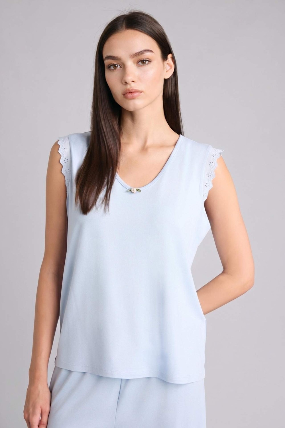 DeFacto Regular Fit Kolsuz Üst Uzun Alt Pijama Takımı F6988AX26SM görsel 3