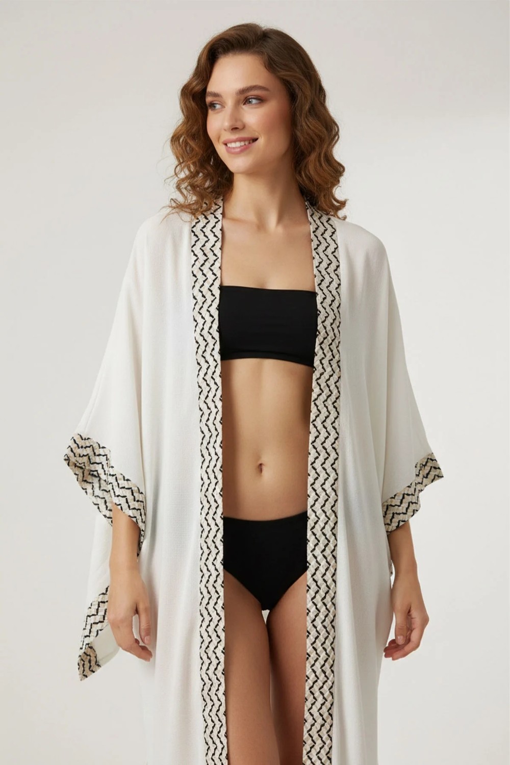 Deriderim Luna Yırtmaç Detaylı Geometrik Desenli Ekru Kaftan Plaj Kimono görsel 2