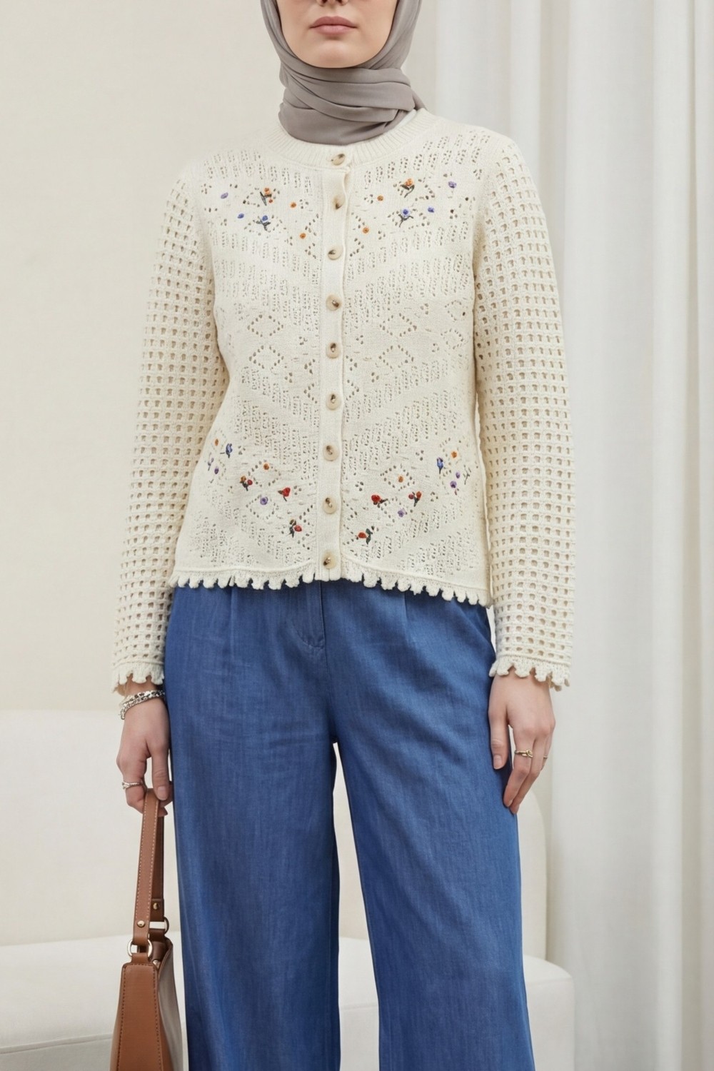 Moda Morfo Çiçek Nakışlı Ajurlu Triko Hırka -Krem görsel 2