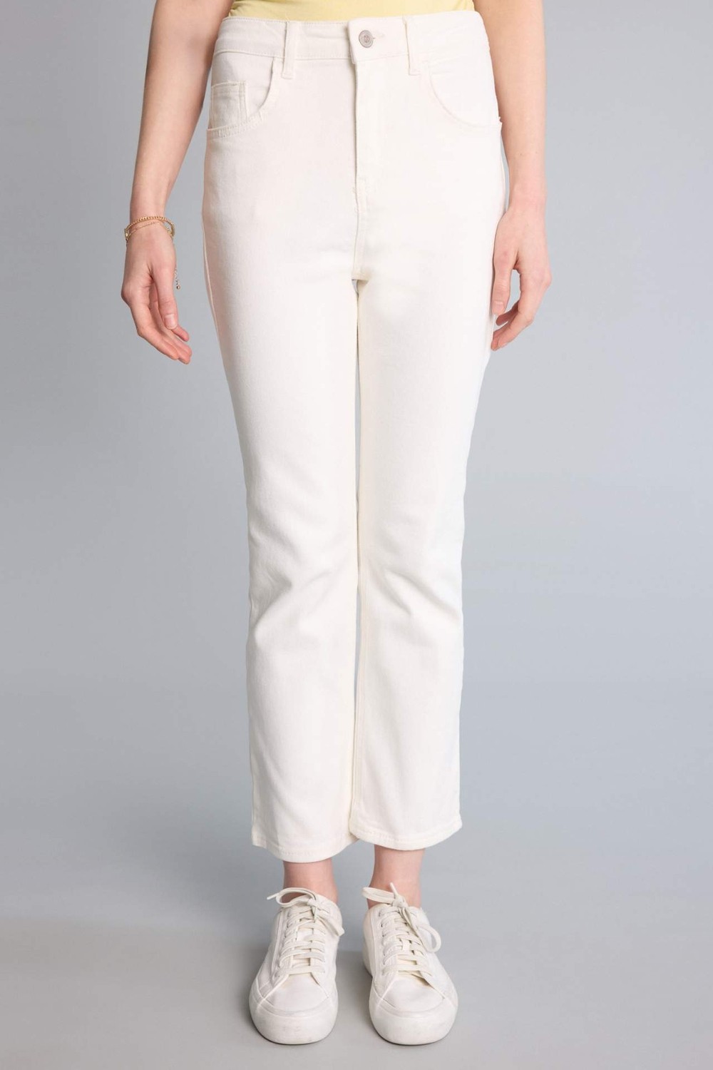 DeFacto Crop Flare Fit Yüksek Bel Paça Ucu Kesik Bilek Boy Jean Pantolon H5368AX26SM görsel 4