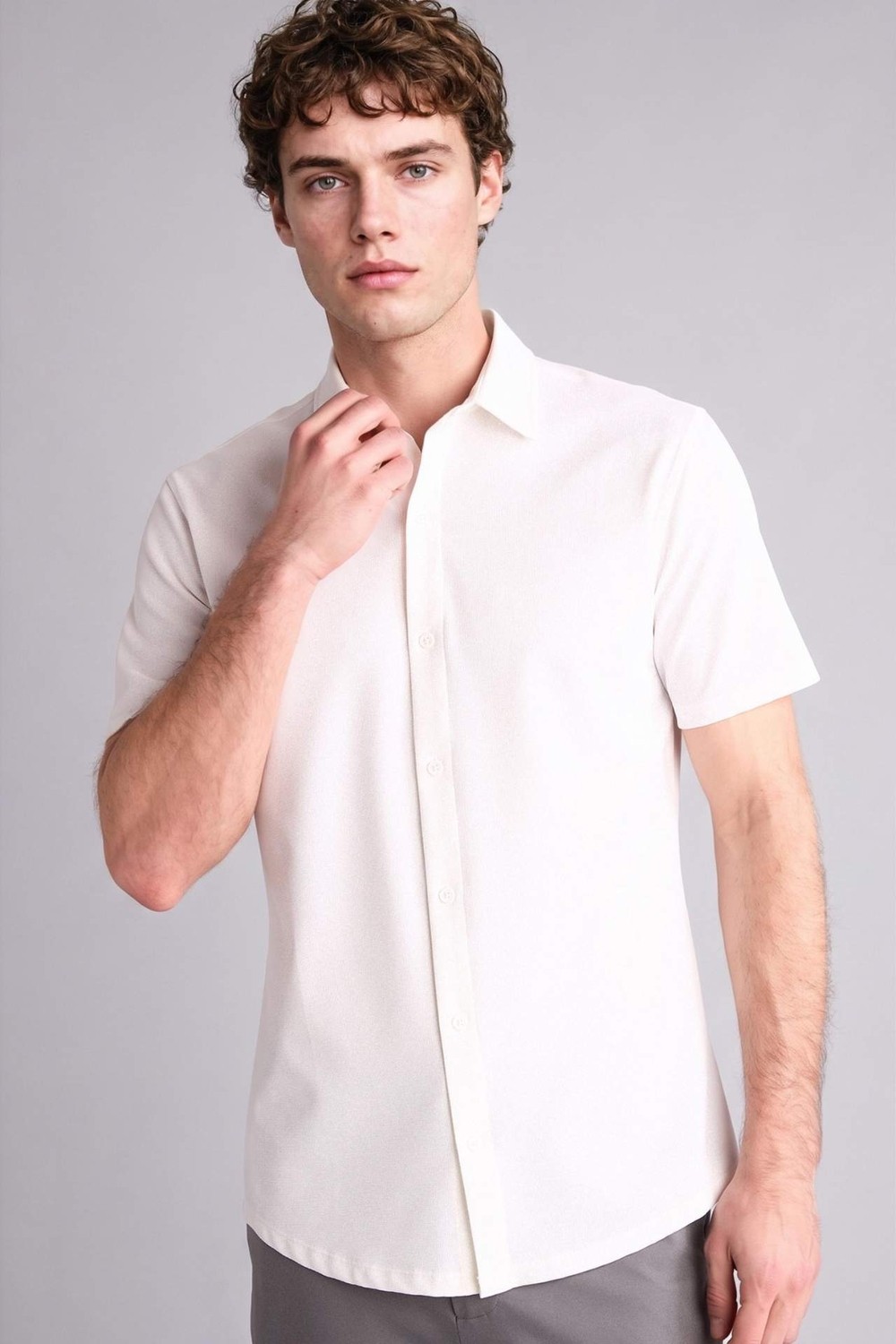 DeFacto Esnek Kumaş Slim Fit Kısa Kollu Gömlek G7408AX26SM