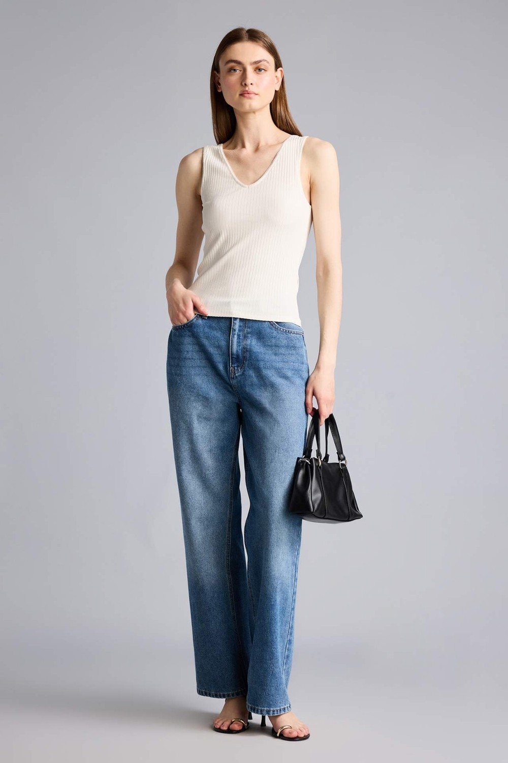 DeFacto Slim Fit V Yaka Fitilli Kaşkorse Atlet H6056AX26SM görsel 2