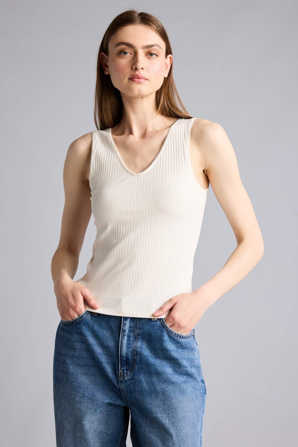 DeFacto Slim Fit V Yaka Fitilli Kaşkorse Atlet H6056AX26SM görsel 3