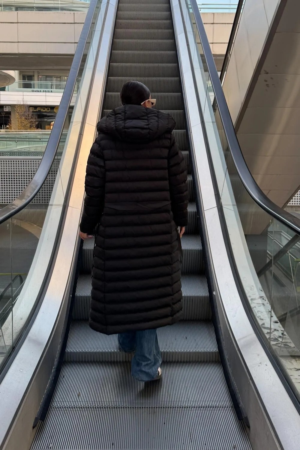 Olcay Kapüşonlu Uzun Şişme Mont Kadın SİYAH Polyester Malzeme Rahat Kalıp Düğme Kapamalı 6494 görsel 6