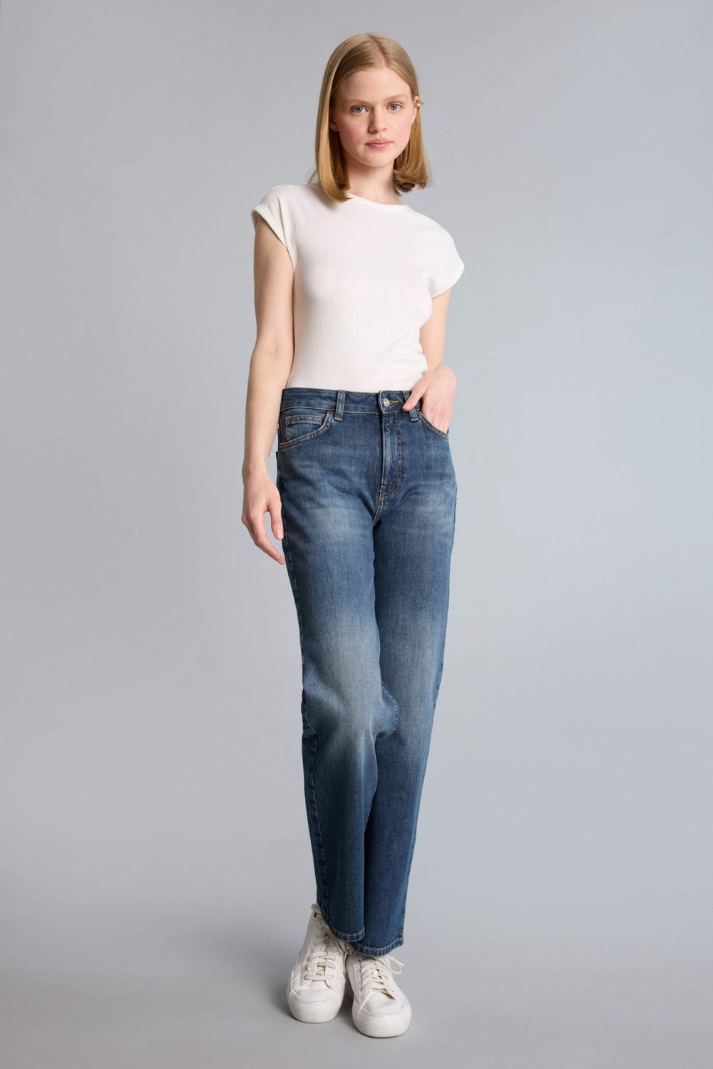 DeFacto Comfort Straight Yüksek Bel Düz Paça Bilek Boy Jean Pantolon H2109AX26SM görsel 2