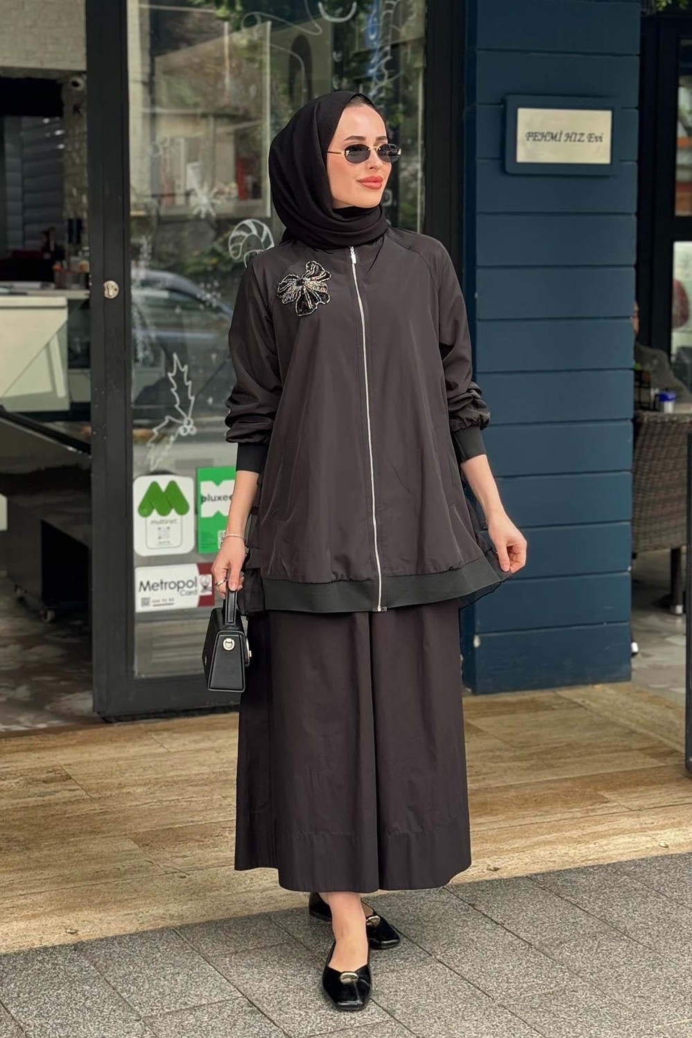 Nurcan Çetin 26911 Yakası Boncuk Işlemeli Parşüt Kumaş Ceket Kap