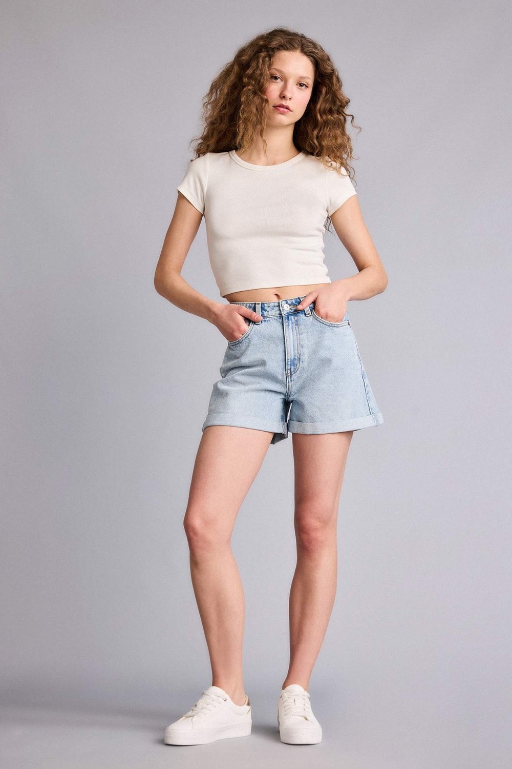 DeFacto %100 Pamuk Mom Fit Yüksek Bel Jean Şort H0637AX26SM
