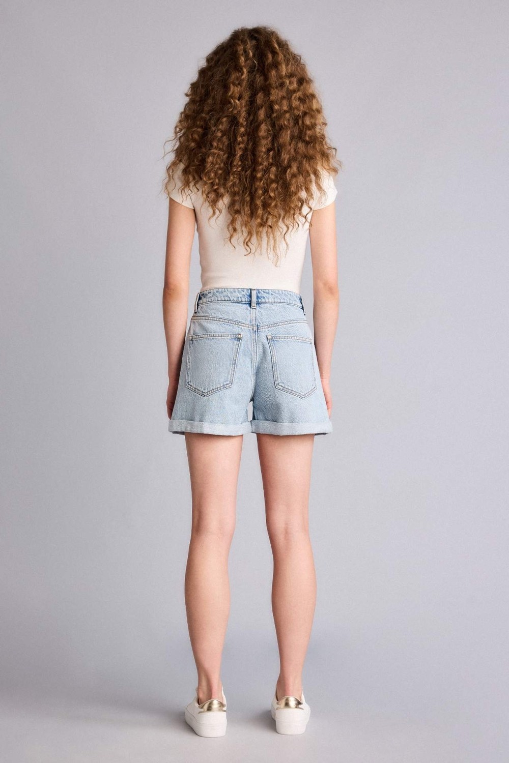 DeFacto %100 Pamuk Mom Fit Yüksek Bel Jean Şort H0637AX26SM görsel 5