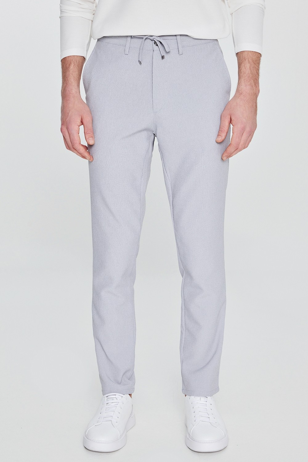 Altınyıldız Classics Erkek Siyah Slim Fit Dar Kesim Beli Bağlamalı Yan Cepli Casual Jogger Pantolon görsel 2